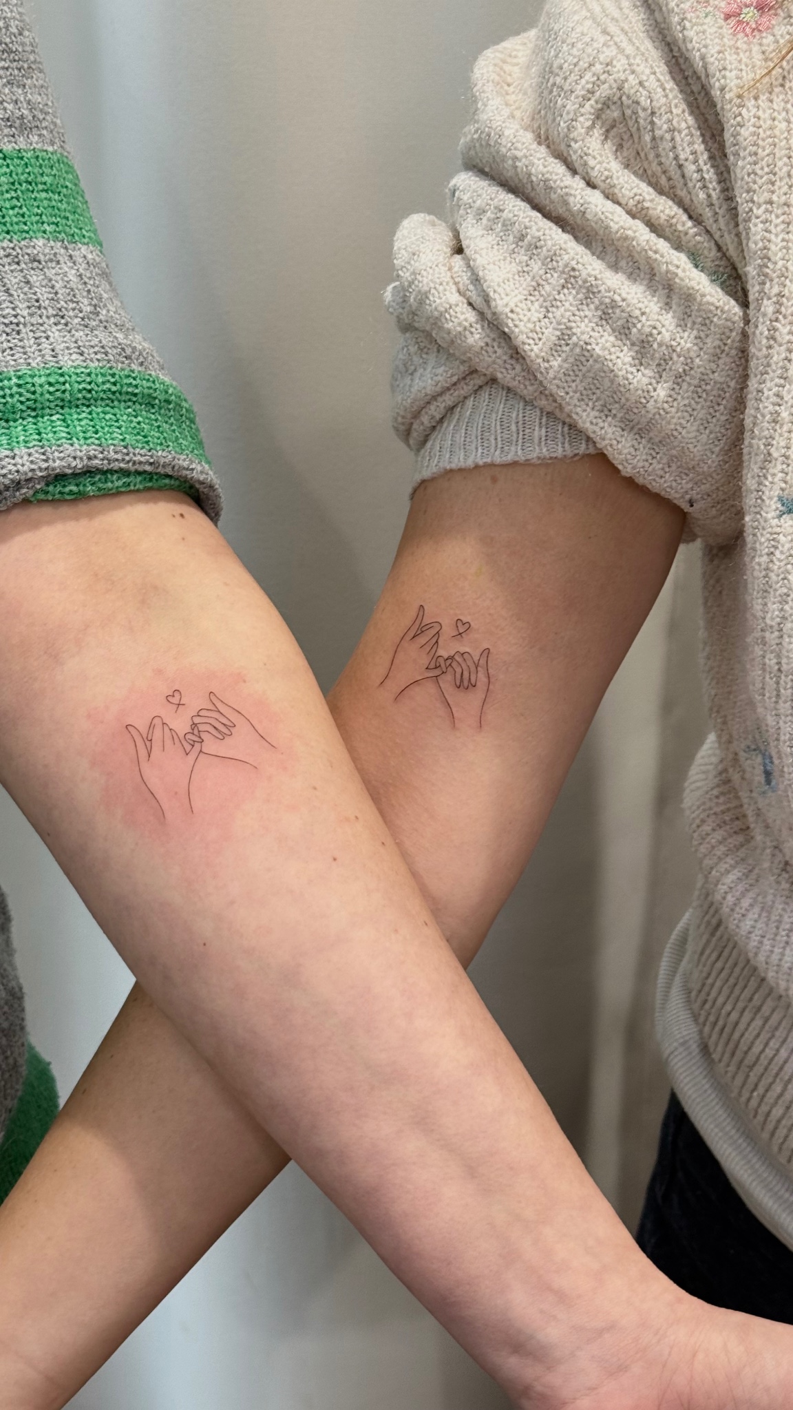 fineline-tattoo-berlin-arm - Tattoo von Daria bei Void Ink Berlin