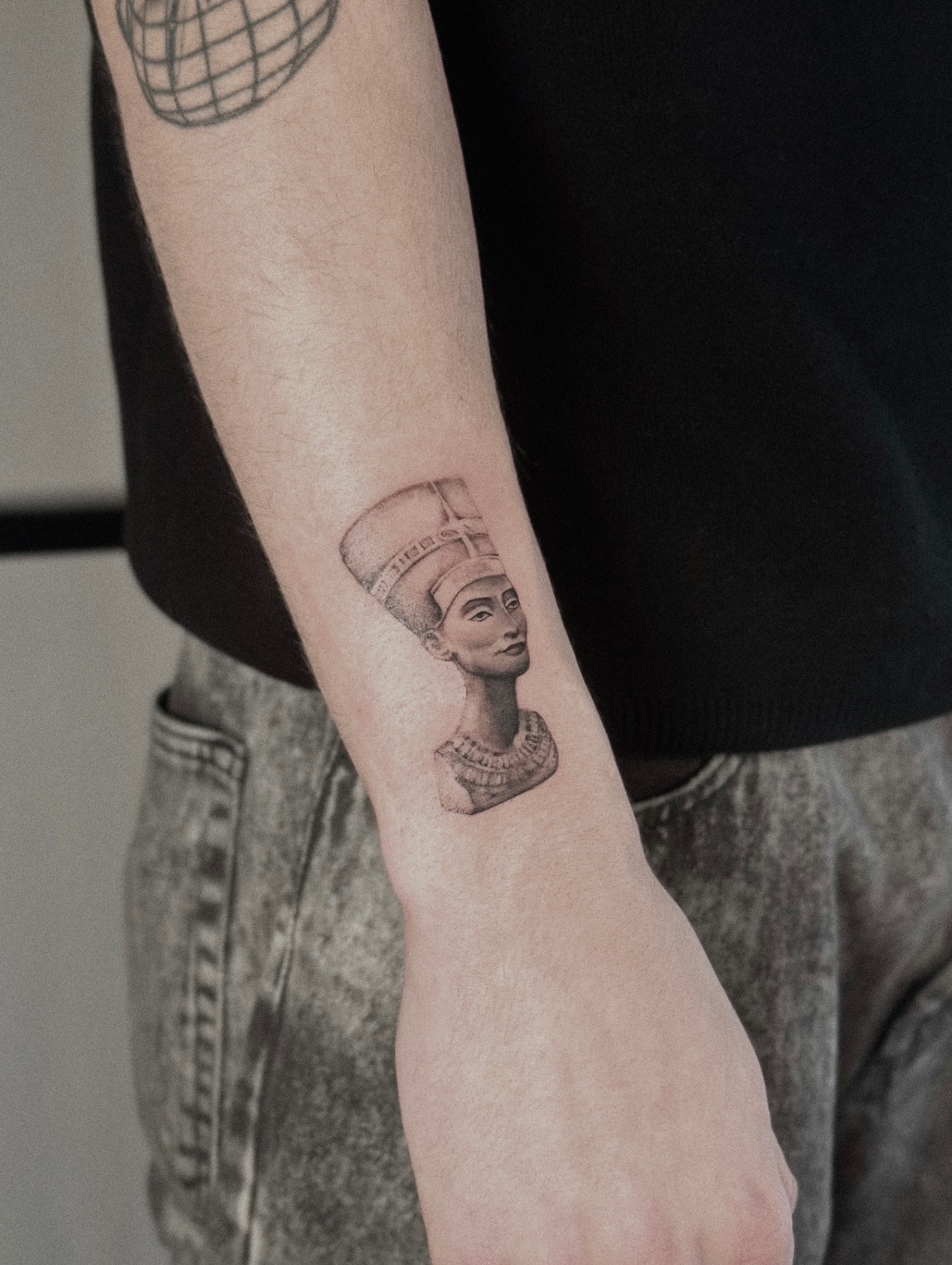Nefertiti-Tattoo-Microrealistic-Berlin - Tattoo von Daria bei Void Ink Berlin