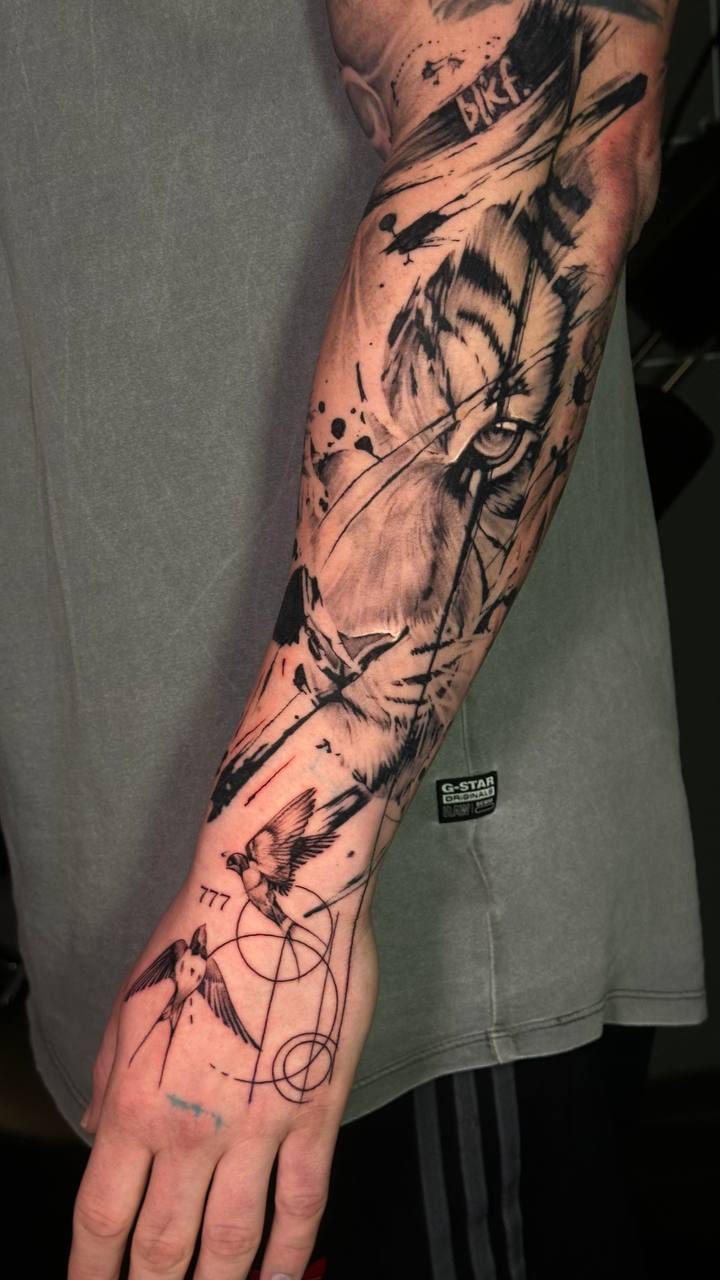 Realistic custom Tattoos in Berlin - Tattoo von Eugen bei Void Ink Berlin