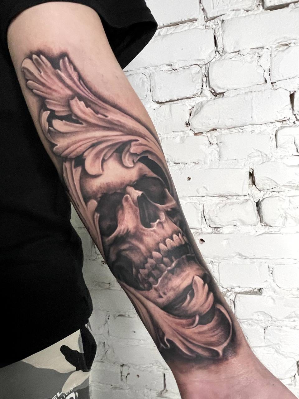 Totenkopf Tattoo Berlin - Tattoo von Eugen bei Void Ink Berlin