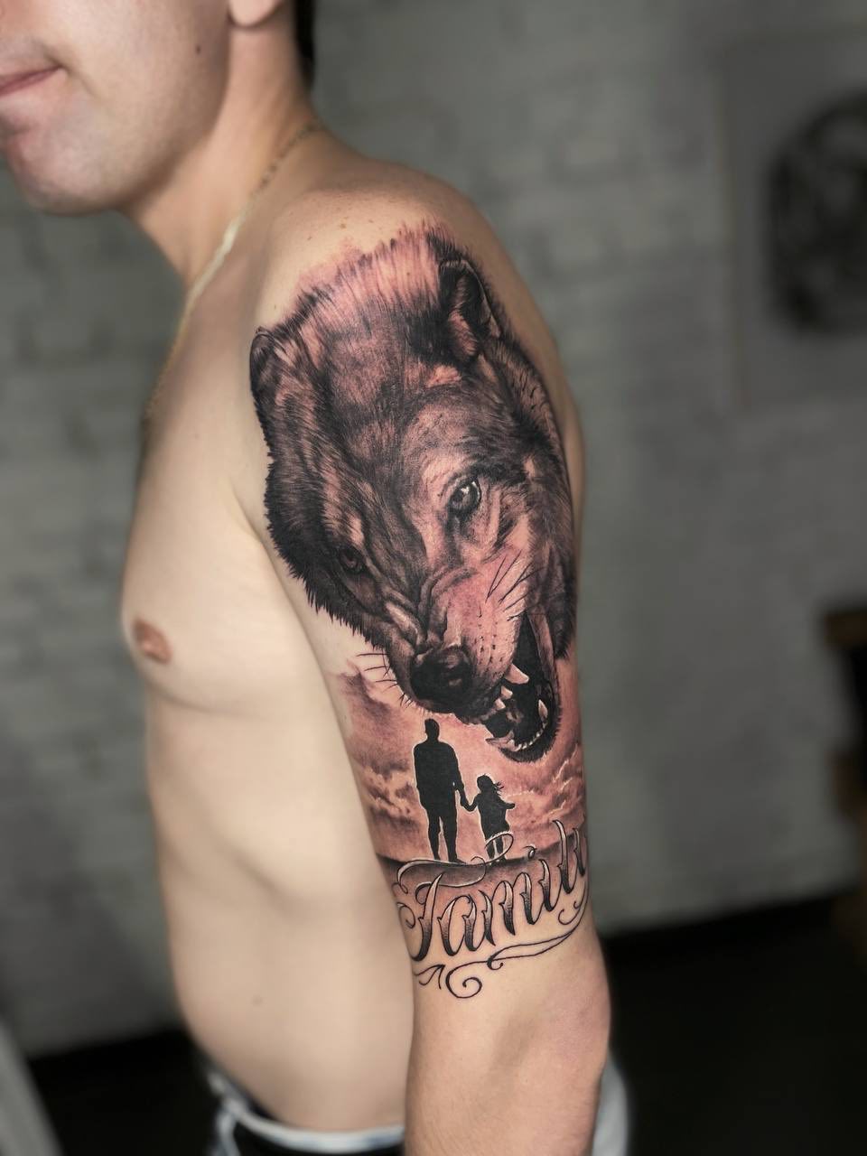 Wolf Realistic Tattoo in Berlin - Tattoo von Eugen bei Void Ink Berlin