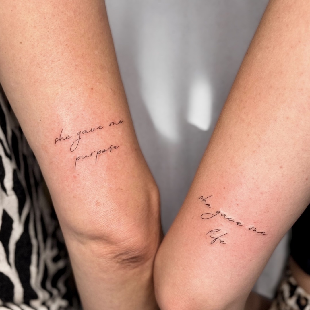 mutter-tochter-tattoo-berlin - Tattoo von Helen bei Void Ink Berlin