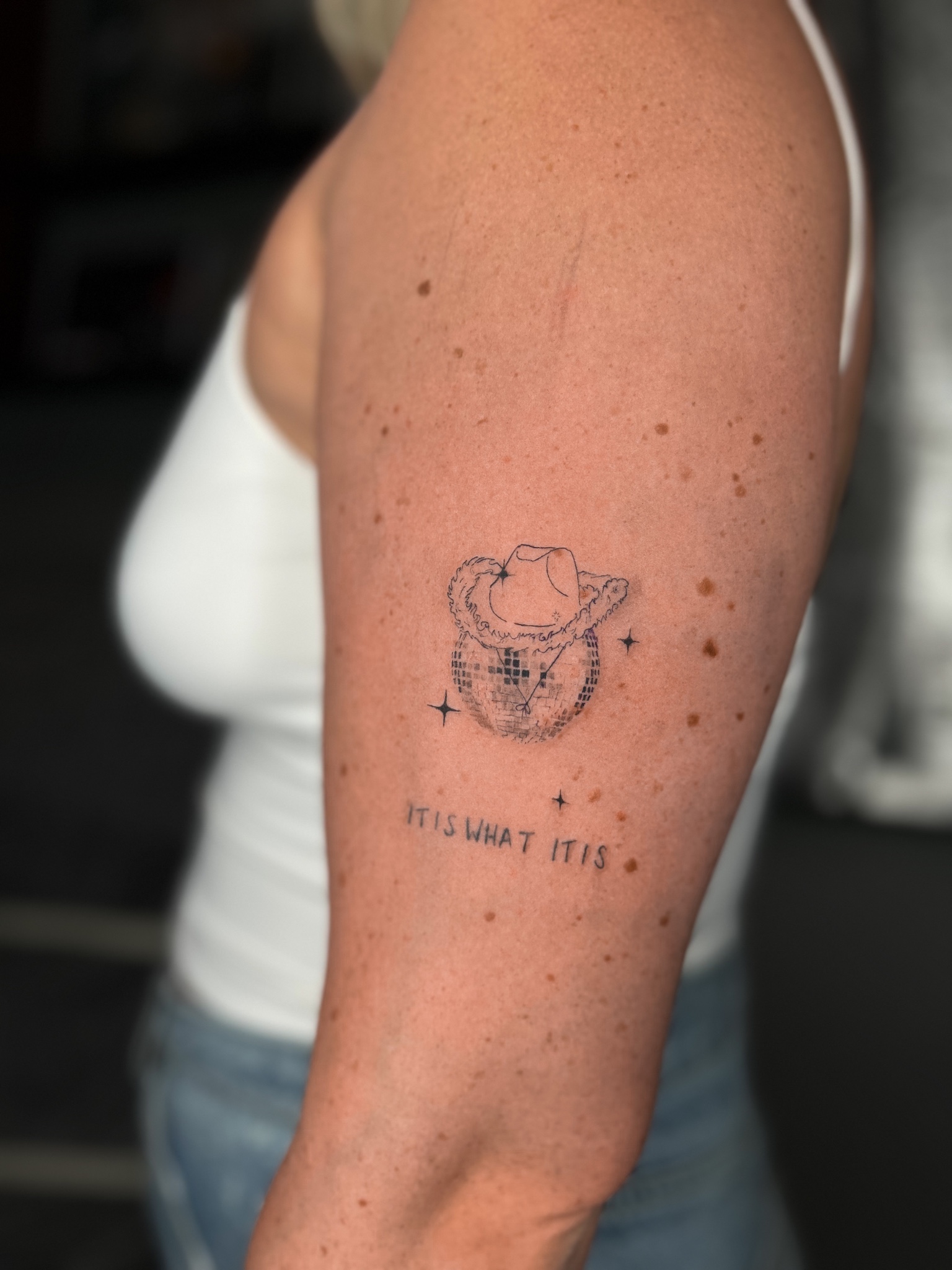 fineline-party-tattoo-berlin - Tattoo von Jelena bei Void Ink Berlin