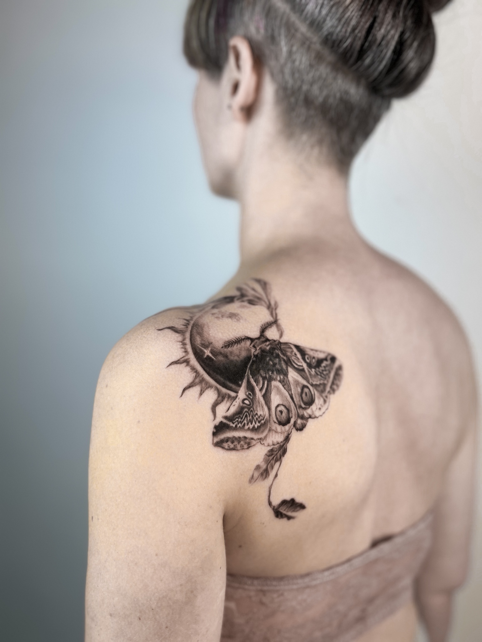 schmetterling-gothic-tattoo-berlin - Tattoo von Jelena bei Void Ink Berlin
