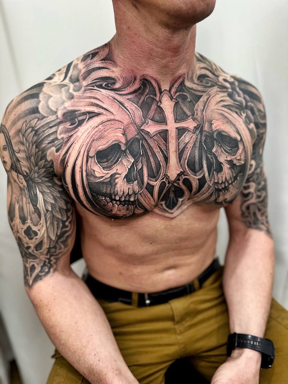 Full Chest Tattoo Berlin - Tattoo von Zina bei Void Ink Berlin