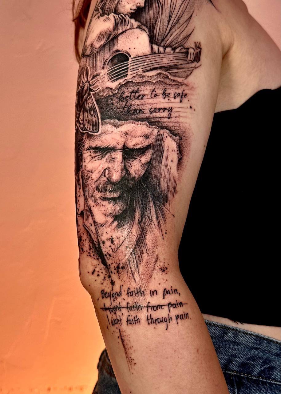 Oberarm Tattoo Berlin Prenzlauer Berg - Tattoo von Zina bei Void Ink Berlin